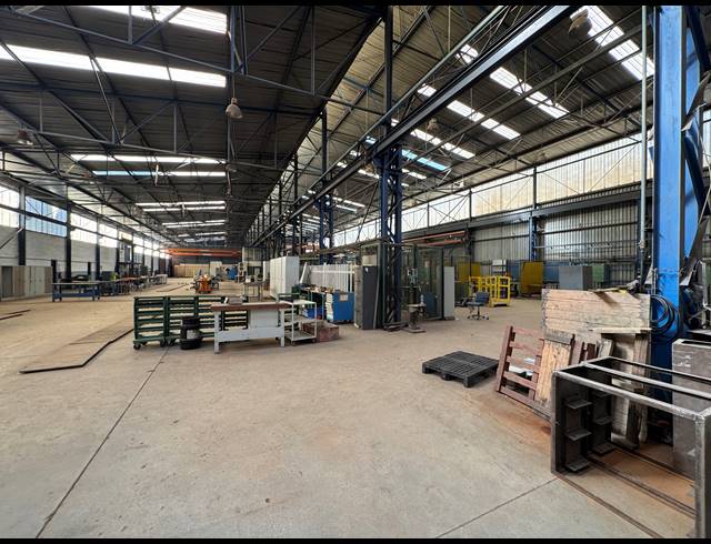 4,450M² WAREHOUSE FOR SALE IN DEVLAND
